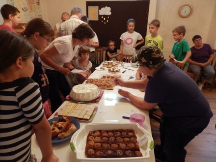 Almás sütemények zsűrizésése