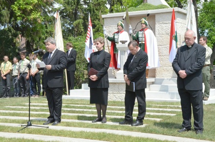 országzászló avatás