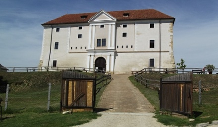 Az ozorai várkastély